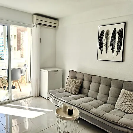 Versailles 2-9 Бенидорм